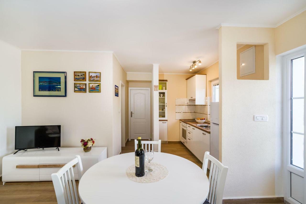 Long Island Olive Apartment Sali Eksteriør billede